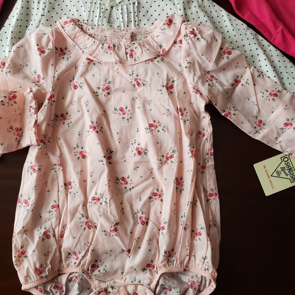6 Oshkosh B'gosh long sleeve bodysuits - Picture 4 of 7
